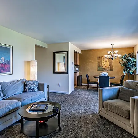The Veranda, Best Area, 2 Baths, 2 Bedrooms, Wd, Jacuzzi Bath, New Carpet, Balcony, 925Sf